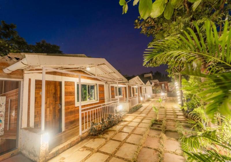 Salt Water Resort Dāpoli Extérieur photo